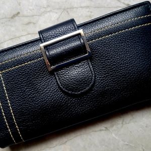 Ladies leather wallet
